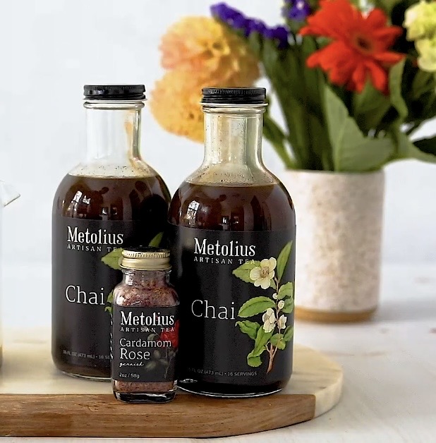 Metolius Artisan Tea chai and Cardamom Rose tea products